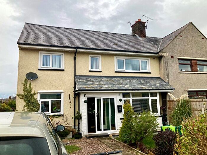 3 Bedroom Semi-Detached House For Sale In Heol Y Goron, Leeswood, Mold, Flintshire, CH7