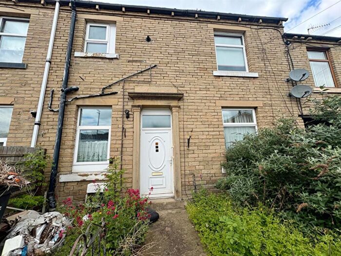 1 Bedroom Terraced House For Sale In Brooke Street, Brighouse, HD6