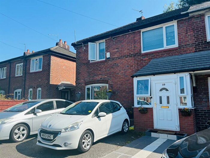 3 Bedroom House To Rent In Briarfield Road, Manchester, M19