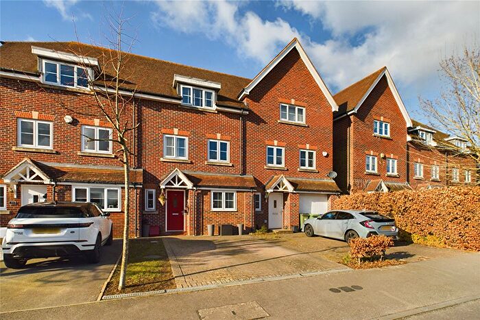 5 Bedroom Town House For Sale In Swift Fields, Bracknell, Berkshire, RG12