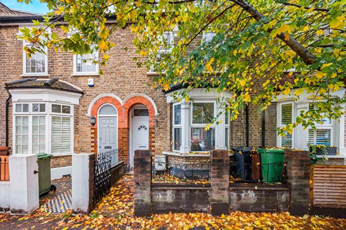 3 Bedroom Terraced House To Rent In Brookscroft Road, E17