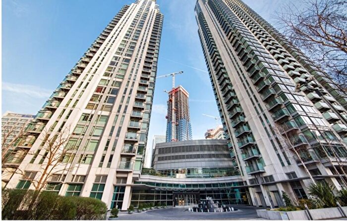 Apartment To Rent In Pan Peninsula Square, London, E14