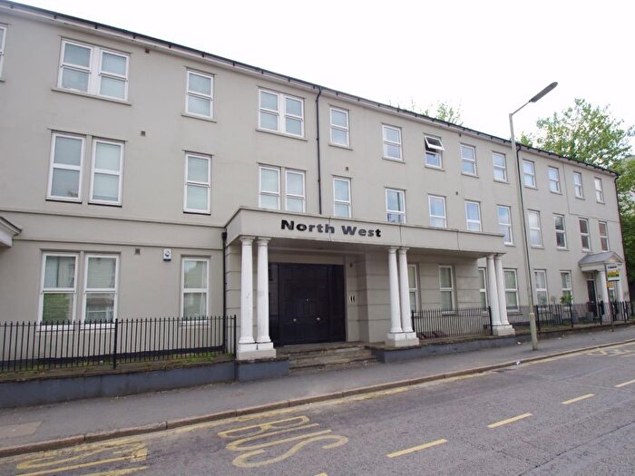 1 Bedroom Flat To Rent In North West Apartments, Woodford Road, Watford, WD17
