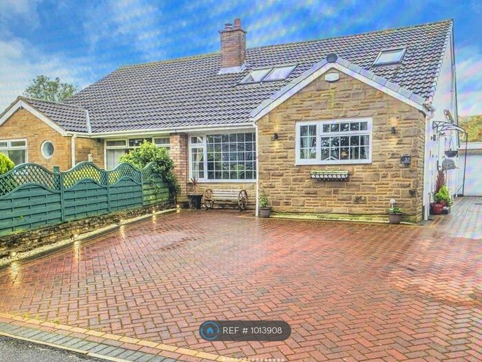 4 Bedroom Semi-Detached House To Rent In Brookhill Avenue, Leeds, LS17