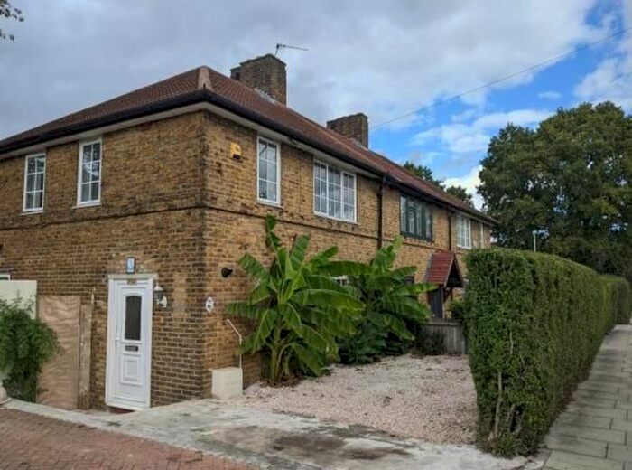 4 Bedroom Property To Rent In Montacute Road, Morden, SM4