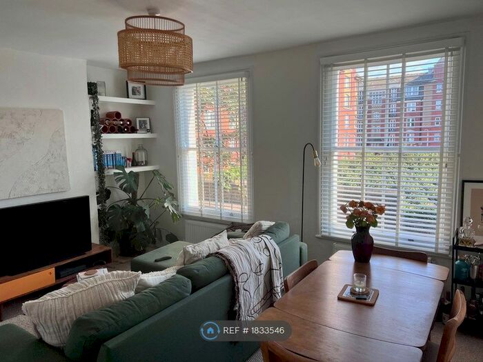 2 Bedroom Flat To Rent In Navarino Rd, London, E8