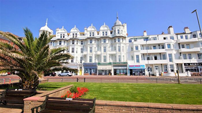 3 Bedroom Flat For Sale In Wilton Court Mansions, Marina, Bexhill On Sea, TN40