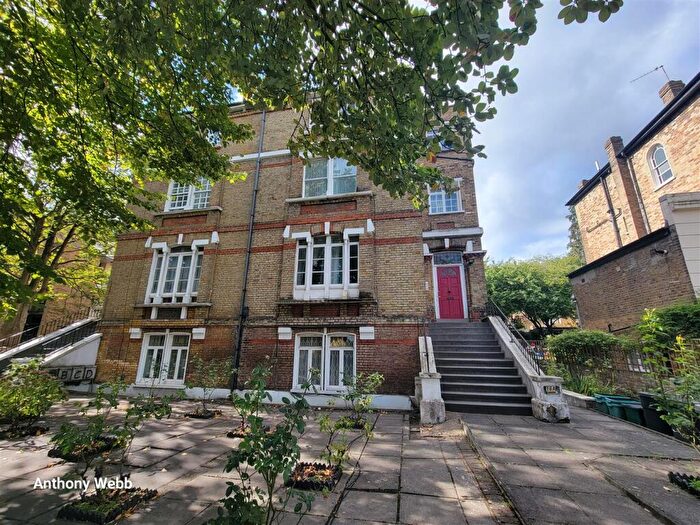 3 Bedroom Flat To Rent In Hillmarton Road, London, N7
