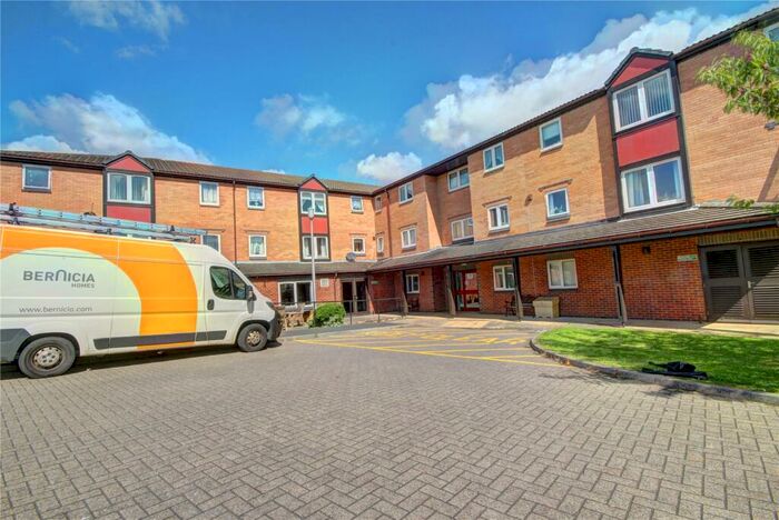 1 Bedroom Apartment To Rent In Emblehope House, Aberdare Road, Farringdon, Sunderland, SR3