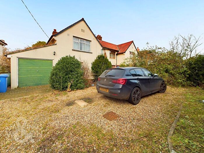 3 Bedroom Semi-Detached House For Sale In Beccles Road, Bungay, NR35