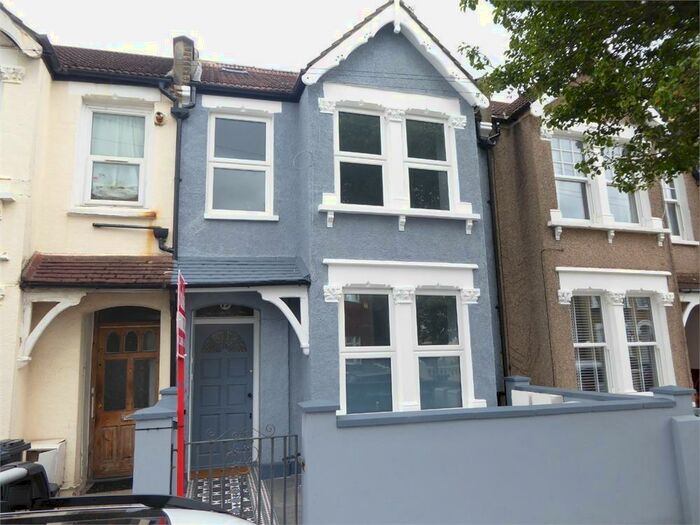 2 Bedroom Flat To Rent In Balfour Road, London, SE25