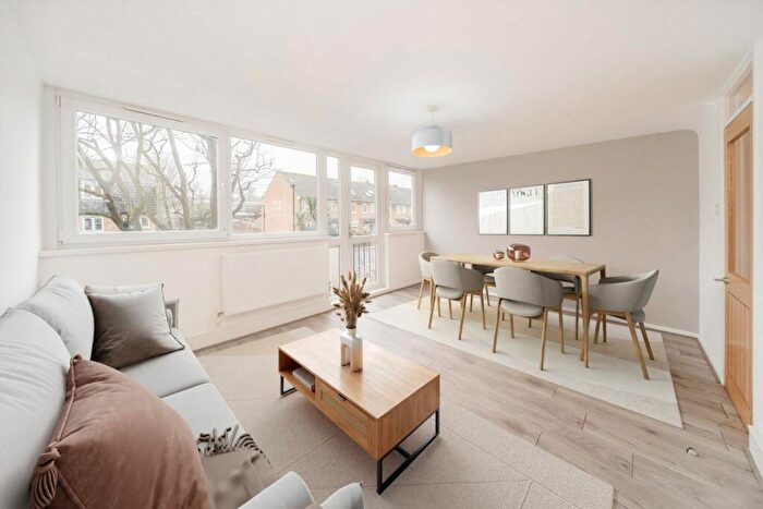 2 Bedroom Flat To Rent In Boyton Road, London, N8