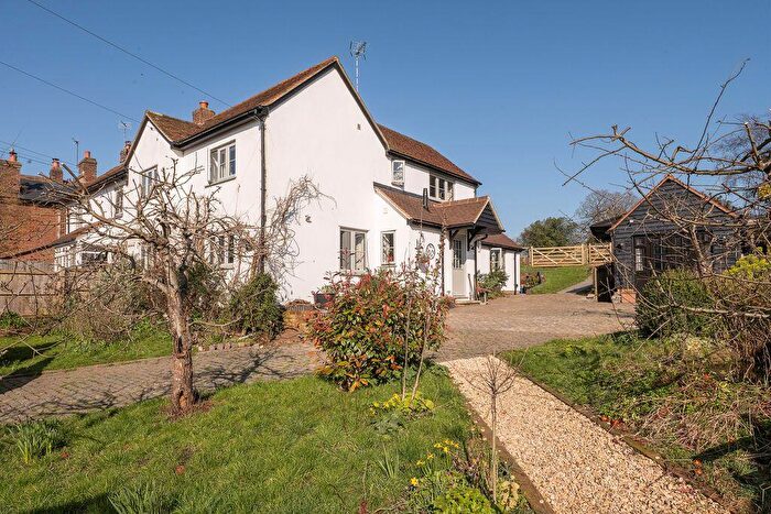 3 Bedroom Semi-Detached House For Sale In Wigginton Bottom, HP23