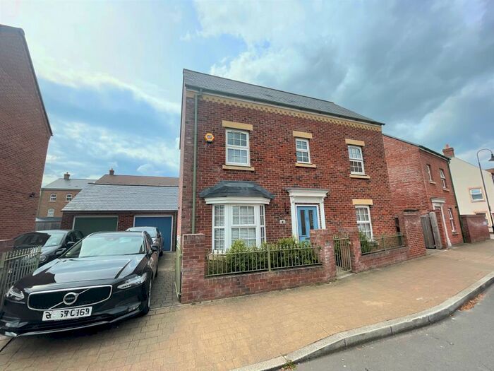 3 Bedroom Detached House To Rent In Wichelstowe, Swindon, SN1