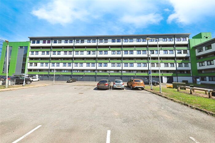 3 Bedroom Maisonette For Sale In Clover Ley, Wolverhampton, West Midlands, WV10