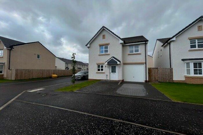 4 Bedroom Semi-Detached House To Rent In Portland Road, Paisley, PA2