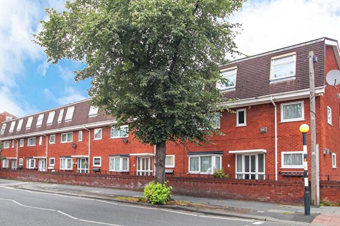 2 Bedroom Apartment To Rent In Wycliffe Court, Urmston, Manchester, M41