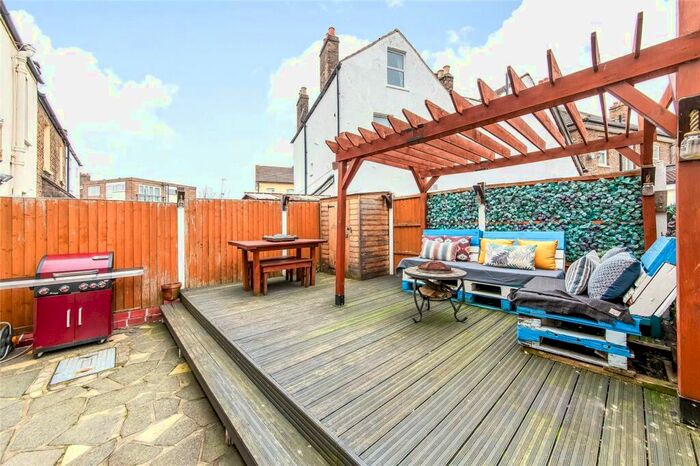 1 Bedroom Apartment For Sale In Belle Vue Park, Thornton Heath, CR7