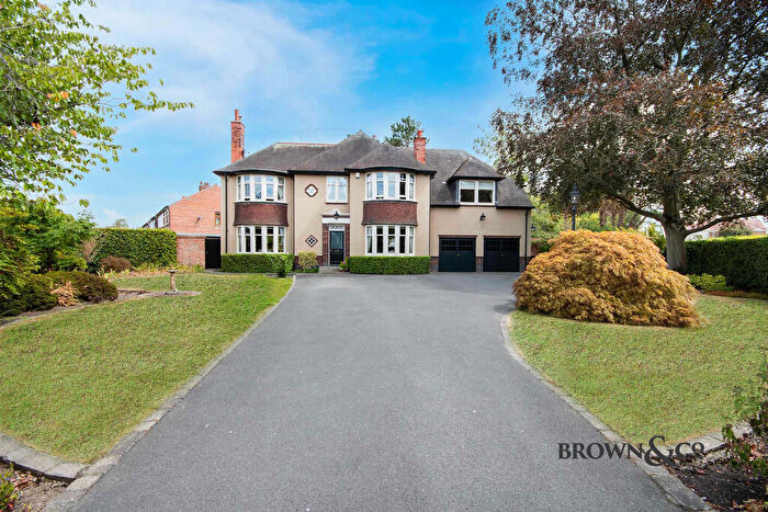 4 Bedroom Detached House For Sale In Bigsby Road, Retford, DN22