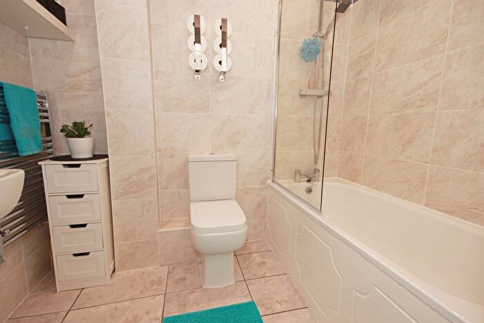 2 Bedroom Flat For Sale In Crosby Road North, Waterloo, L22