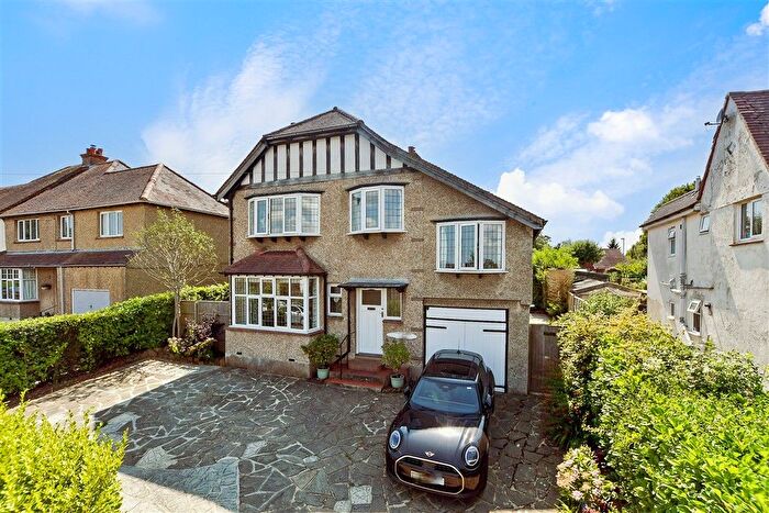 4 Bedroom Detached House For Sale In Highlands Avenue, Ridgewood, Uckfield, East Sussex, TN22