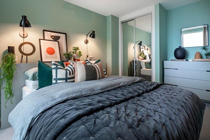 1 Bedroom Apartment For Sale In Meridian Way, London, N18
