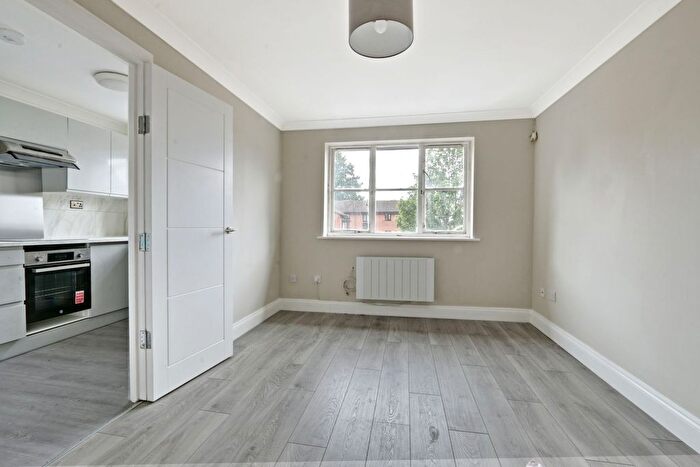 1 Bedroom Flat To Rent In Tempsford Close, Enfield, EN2