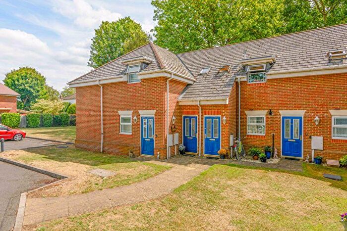 2 Bedroom Ground Maisonette To Rent In Sidney Road, Walton-On-Thames, KT12