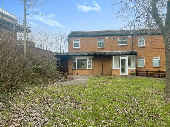 4 Bedroom Semi-Detached House To Rent In Pendlebury Drive, Leicester, LE2