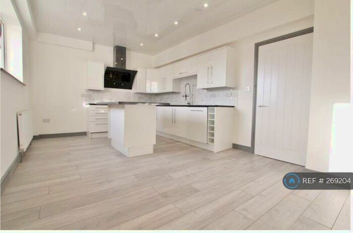 4 Bedroom Semi-Detached House To Rent In Northway, Maghull, Liverpool, L31