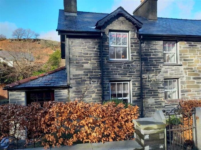 2 Bedroom Cottage For Sale In Castle Terrace, Dolwyddelan, LL25