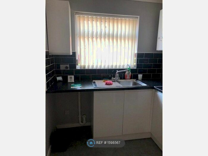 2 Bedroom Bungalow To Rent In Hunter Close, Preston, Hull, HU12
