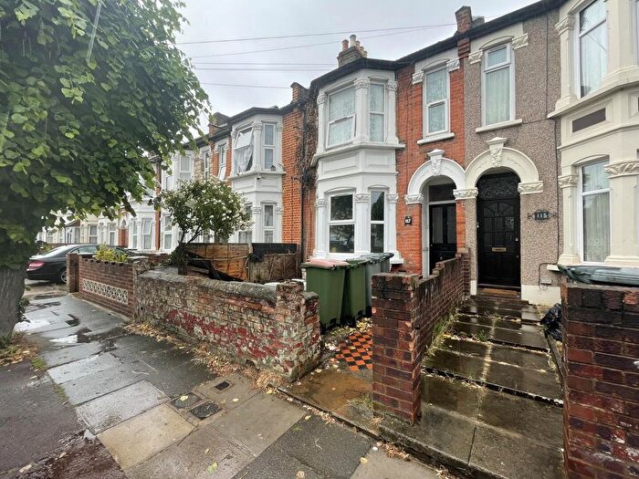 2 Bedroom Flat To Rent In Sheringham Avenue, Manor Park, London, E12