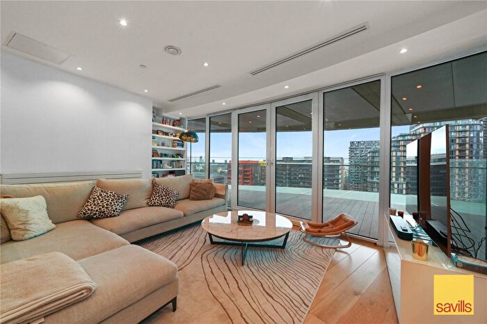 3 Bedroom Apartment For Sale In Arena Tower, Crossharbour Plaza, Canary Wharf, London, E14