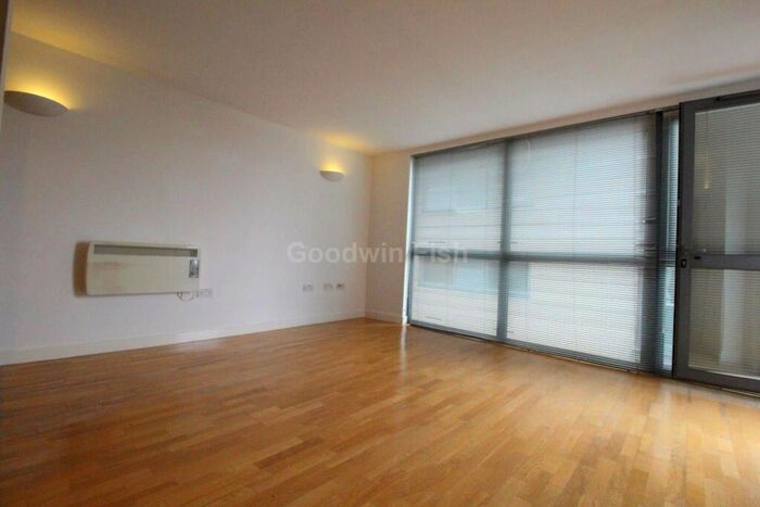 2 Bedroom Apartment To Rent In The Danube, City Road East, Southern Gateway, M15