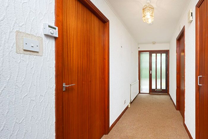 2 Bedroom Detached Bungalow For Sale In New Trows Road, Lanark, ML11