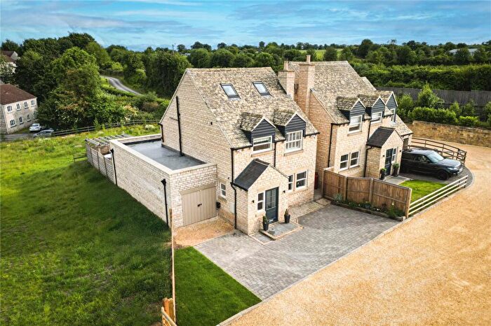 4 Bedroom Detached House For Sale In Farfield Court, Bramham, LS23