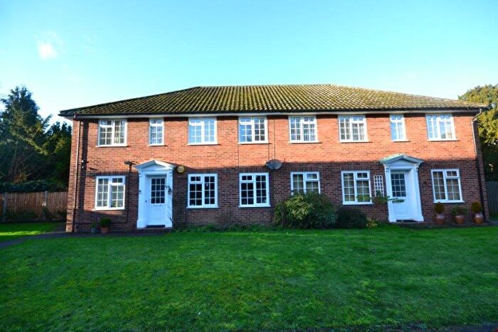 2 Bedroom Flat To Rent In Cedars Court, Leicester, LE2