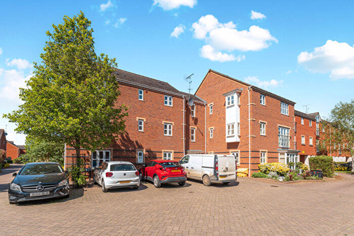 2 Bedroom Apartment For Sale In Fulwell Close, Banbury - No Onward Chain, OX16