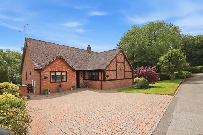5 Bedroom Detached House For Sale In The Pinfold, Glapwell, Chesterfield, S44
