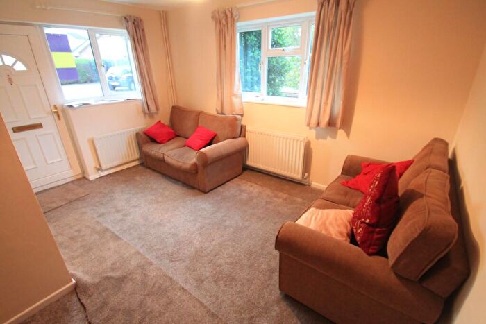 1 Bedroom Semi Detached House To Rent In Albury Close, LU3