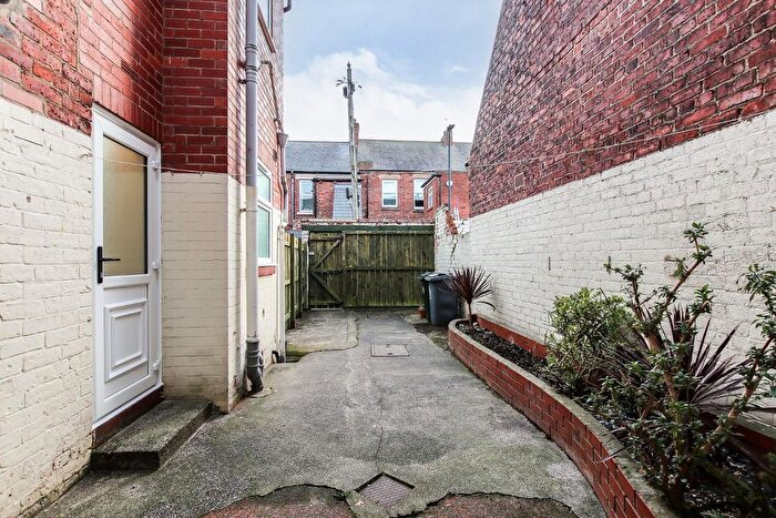 2 Bedroom Flat To Rent In Bamborough Terrace, North Shields, NE30