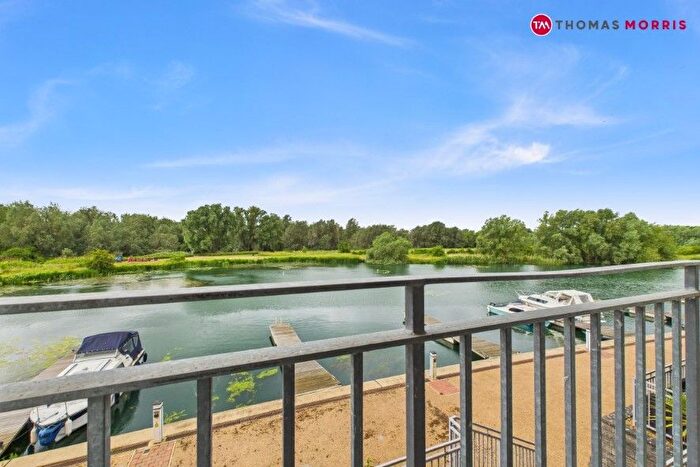2 Bedroom Flat For Sale In Wren Walk, Eynesbury, St. Neots, Cambridgeshire, PE19