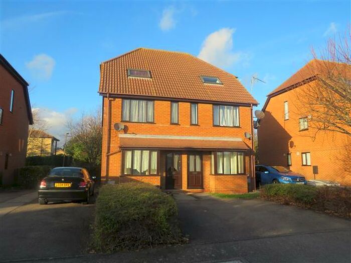 1 Bedroom Property To Rent In Walnut Tree, Milton Keynes, MK7