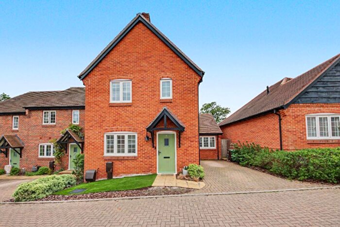 3 Bedroom Detached House For Sale In Bluebell Way, Bishops Waltham, SO32