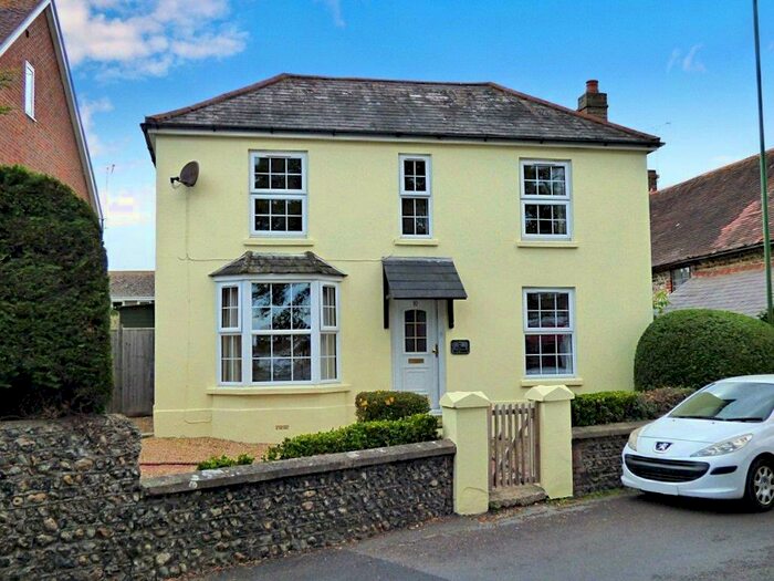 2 Bedroom Detached House To Rent In Sea Road, East Preston, BN16