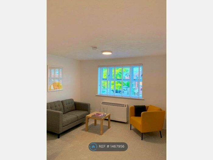 Studio To Rent In Molyneux Drive, London, SW17