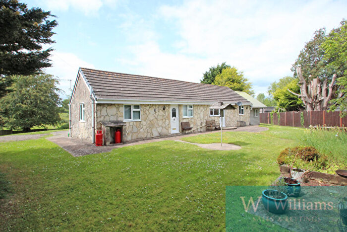3 Bedroom Bungalow For Sale In Willow Cottage, Off Knights Lane, Wootton, PO33