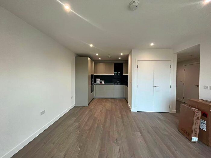 1 Bedroom Flat To Rent In Dragonfly Walk, London, N4