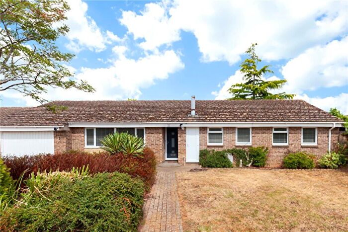 4 Bedroom Bungalow To Rent In Shakespeare Drive, Bicester, Oxfordshire, OX26